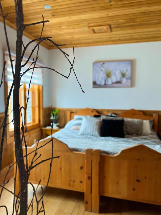 Auberge Au Poste De Traite Sainte-Famille Eksteriør bilde