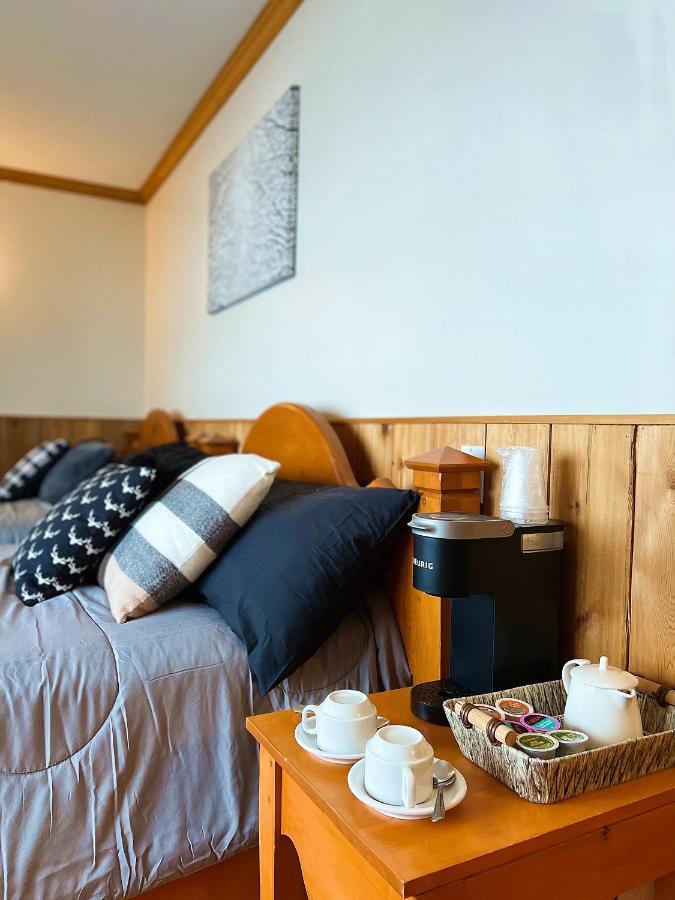 Auberge Au Poste De Traite Sainte-Famille Eksteriør bilde