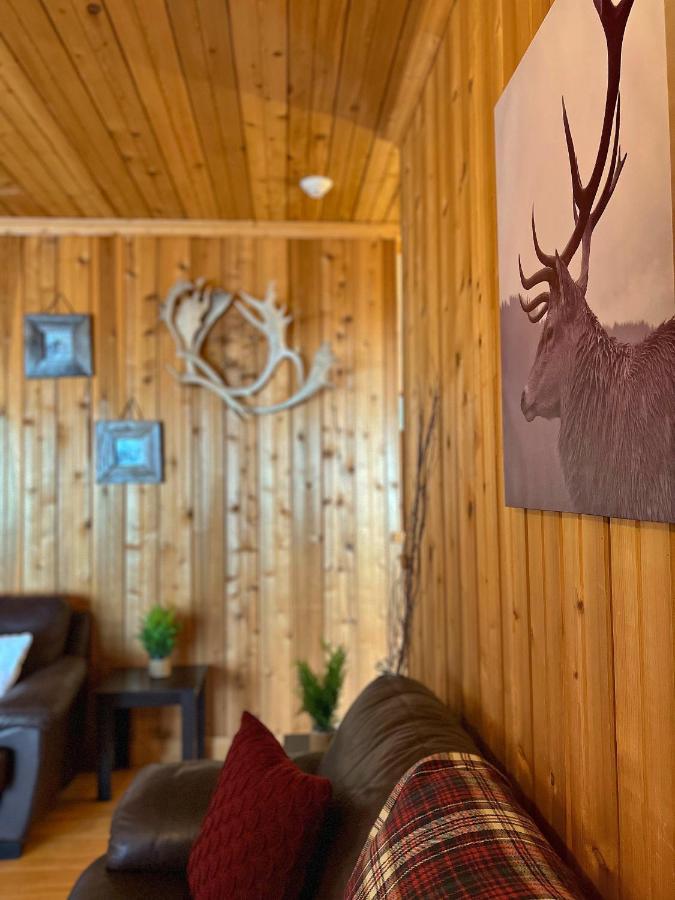 Auberge Au Poste De Traite Sainte-Famille Eksteriør bilde