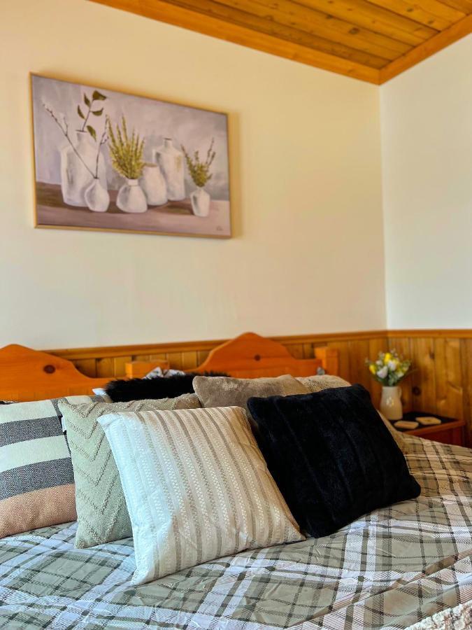 Auberge Au Poste De Traite Sainte-Famille Eksteriør bilde