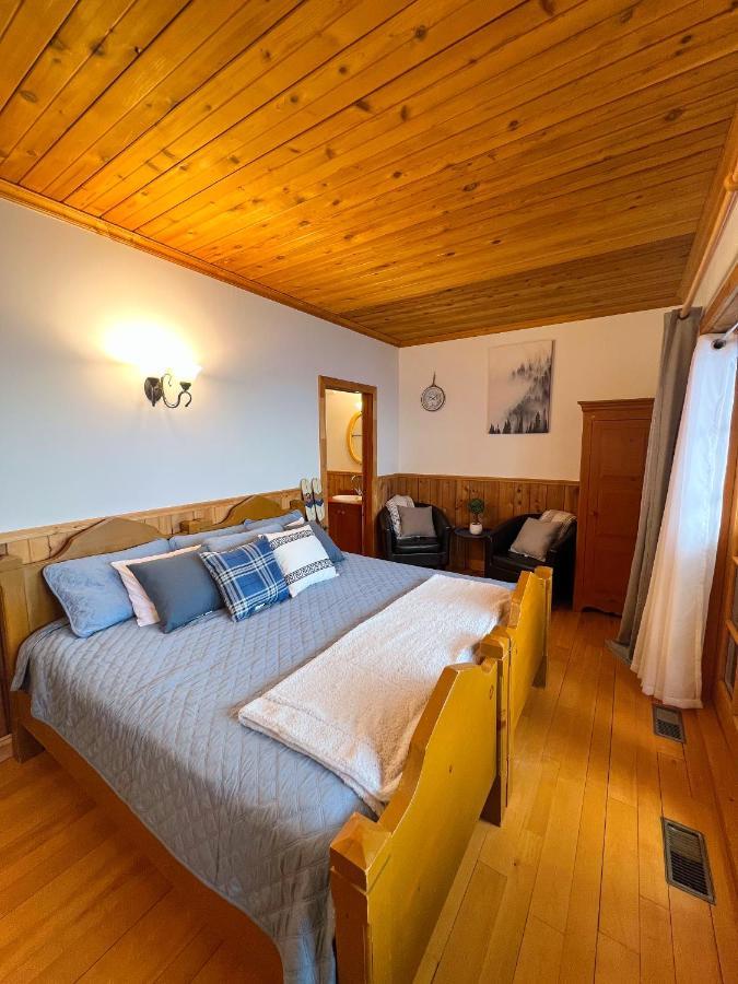 Auberge Au Poste De Traite Sainte-Famille Eksteriør bilde